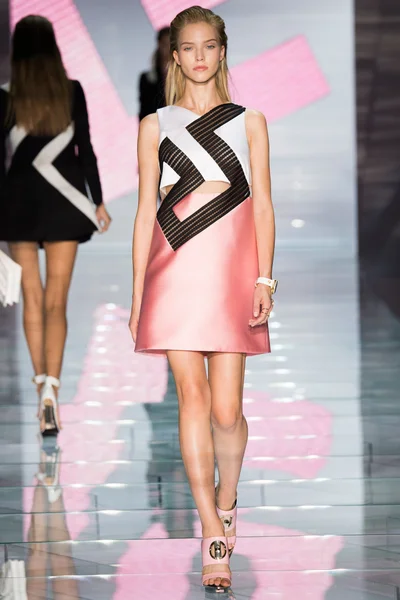 Look 7